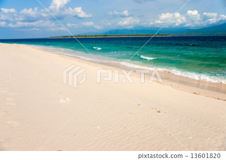 Beautiful sea at Gili Meno, Indonesia. 13601820