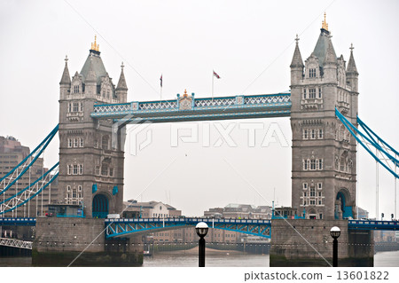Tower Bridge, London, UK 13601822