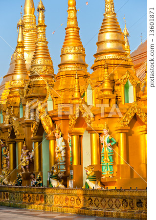 Shwedagon Paya, Yangoon, Myanmar. Shwedagon Paya, Yangoon, Myanmar. 13601871
