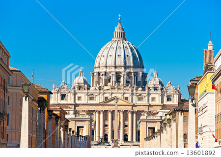 San Peter, Rome, Italy. 13601892