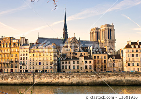 Notre dame de Paris, France. Notre dame de Paris, France. 13601910