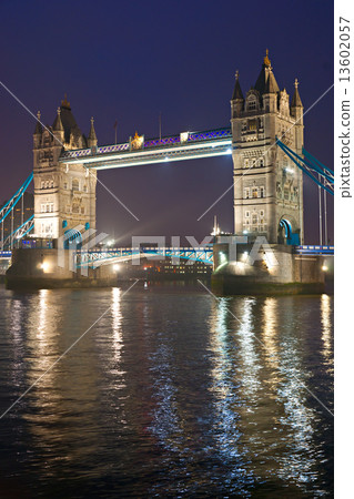 Tower Bridge, London, UK 13602057