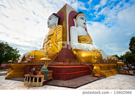 Kyaik Pun Paya Bago, myanmar. 13602066