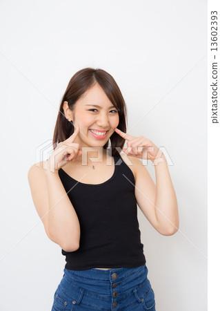 一位年輕的女士欣喜若狂 一位年輕的女士欣喜若狂 13602393