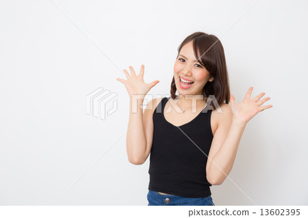 一位年輕的女士欣喜若狂 一位年輕的女士欣喜若狂 13602395