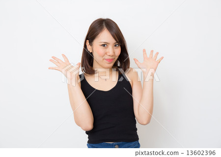 一位年輕的女士欣喜若狂 一位年輕的女士欣喜若狂 13602396