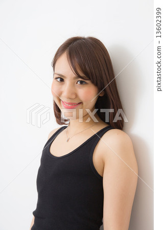 年輕的女士 13602399