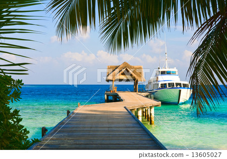 Yacht moored Yacht moored 13605027