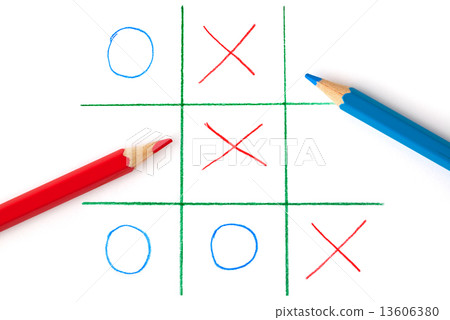 Noughts and crosses game 13606380