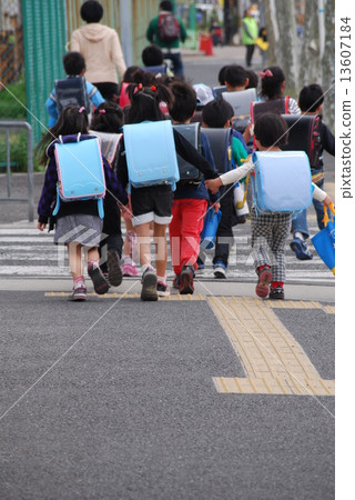 小學組出勤 13607184