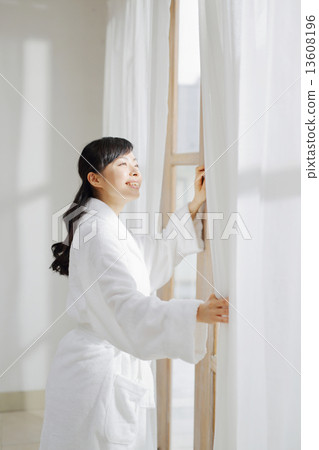 Gown / lady Gown / lady 13608196