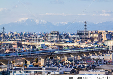 A city with highway 13608818