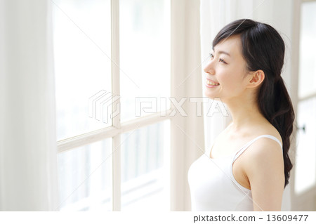 Beauty · Young lady 13609477