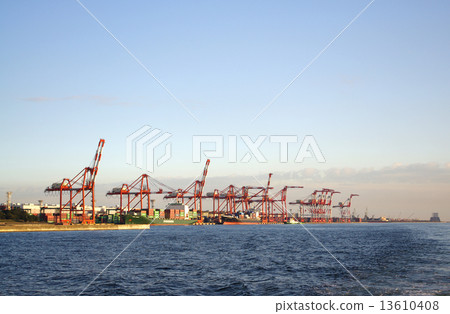 Gantry crane in Tokyo Bay Area Gantry crane in Tokyo Bay Area 13610408