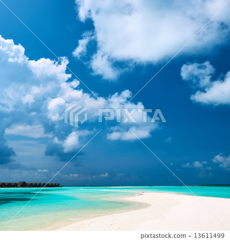 Beautiful beach with sandspit at Maldives Beautiful beach with sandspit at Maldives 13611499
