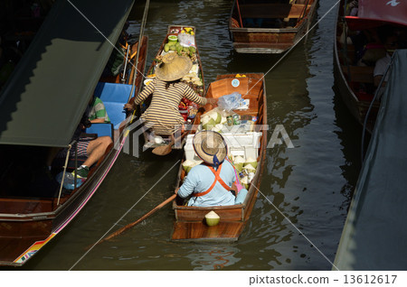 Floating market 13612617