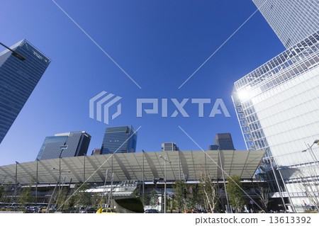 Tokyo Station Yaesu mouth and skyscraper Tokyo Station Yaesu mouth and skyscraper 13613392