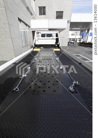 Loading platform of loaded car Loading platform of loaded car 13614080