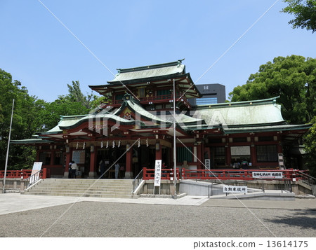 在江東區的富岡八幡宮 在江東區的富岡八幡宮 13614175