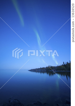 極光在黎明時分 極光在黎明時分 13616520