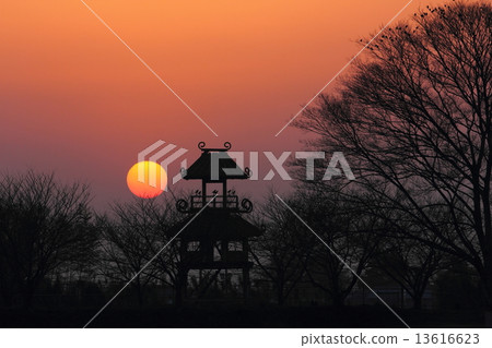 Sunset over the Karako ruins Sunset over the Karako ruins 13616623