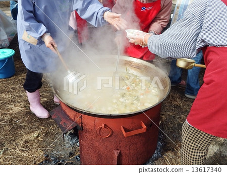 Cooked Cooked 13617340