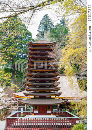 Triple-tower of Tsushiyama Shrine 13617873