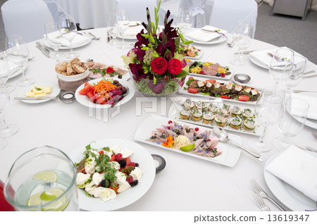 Wedding table 13619347