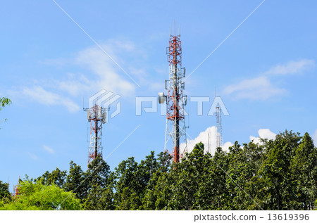 Multiplicity communications tower 13619396