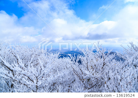 Ryukichi at the top of Mikado volcano 13619524