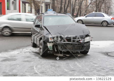 car accident in the city 13622129