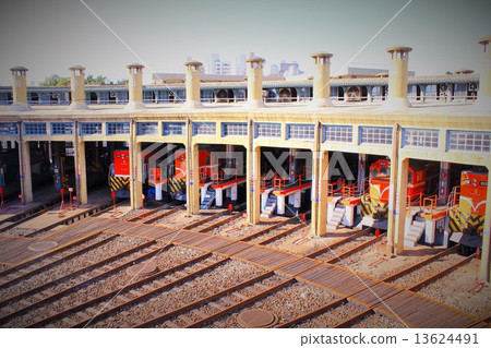 Fan type garage 13624491