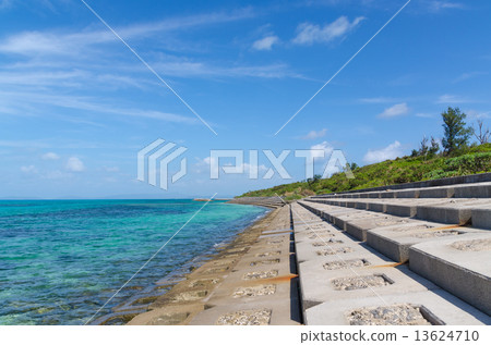 Okinawa Prefecture Kuroshima west beach 13624710