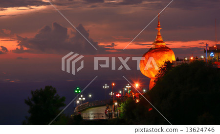 Kyaiktiyo pagoda, Golden rock, Myanmar Kyaiktiyo pagoda, Golden rock, Myanmar 13624746