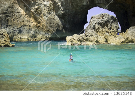 snorklel, ogasawara, minamijima (tokyo) snorklel, ogasawara, minamijima (tokyo) 13625148