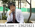 Researchers who think on the bench 13625821