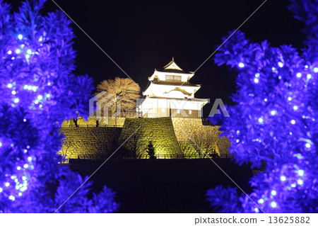 December Kagawa Marugamei Castle · Lighting up and illumination of the castle tower 13625882