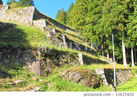 October Gifu Iwamura Castle · Honmaru Ishigaki (Six Wall Wall) 13625920