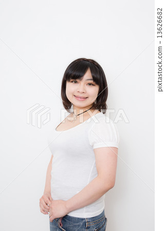 young woman      13626682