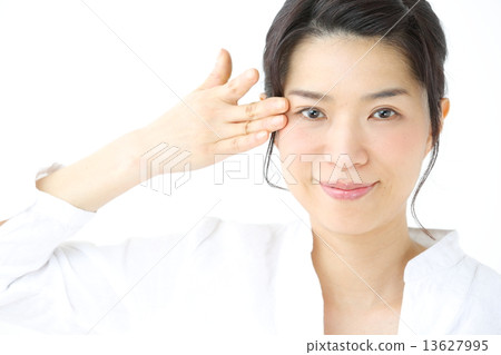 Skin care / middle-aged women 13627995