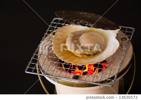 Baked scallops 13630572