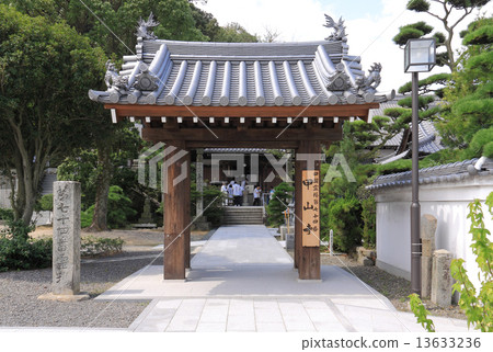 四國神社工廠74號佛教寺院“Koyama-ji”中間門,正殿 四國神社工廠74號佛教寺院“Koyama-ji”中間門,正殿 13633236