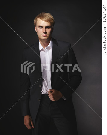 Modern businessman Modern businessman 13634144