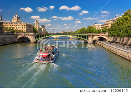 River Seine and the Conciergerie in Paris, France River Seine and the Conciergerie in Paris, France 13636145