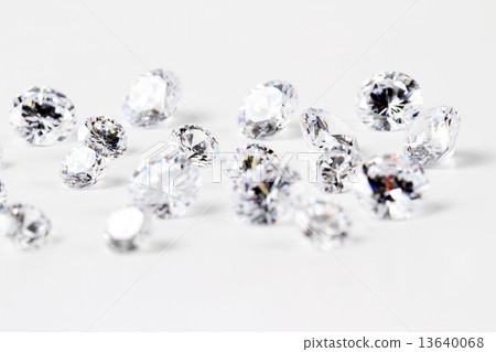 Shining diamonds 13640068