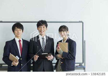高中生/預科學生 13642185