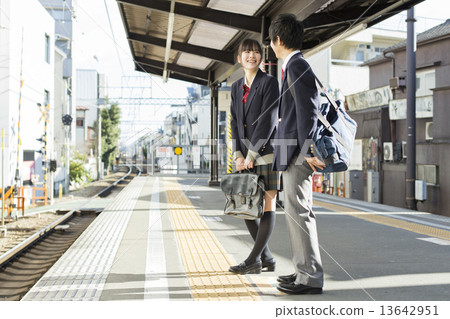 高中生/預科學生 13642951