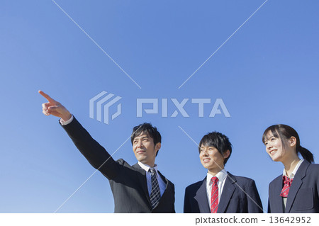 High school student / preparatory student High school student / preparatory student 13642952