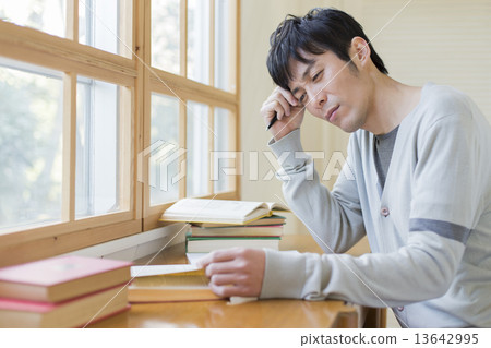 高中生/預科學生 高中生/預科學生 13642995