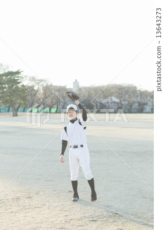 高中生/預科學生 13643273